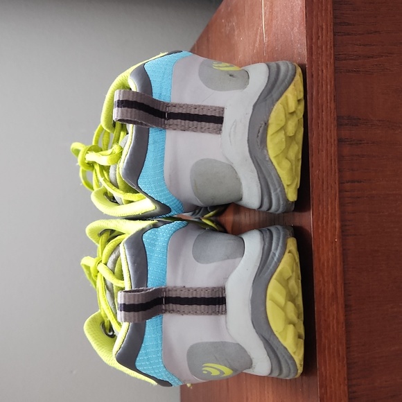 Topo Athletic Tennis Shoe - Picture 5 of 8